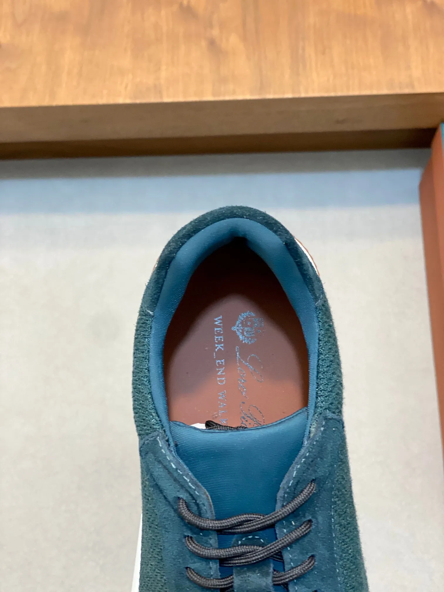 Factory price: 480💰 Loro Piana - Classic casual shoes, men's lace-up casual shoes and sneakers, high-quality lightweight and comfortable fabrics, suitable for outdoor leisure, the color scheme is young and energetic, and it looks great with sportswear or casual suits! Code number: 38-44 (45, 46, can be customized)